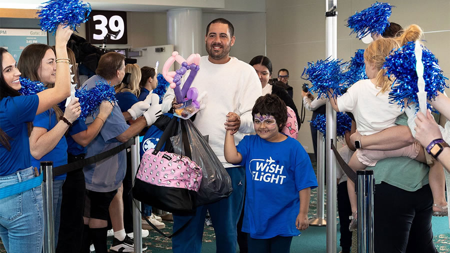 -American Airlines, Disney y Make-A-Wish llevan a familias a Walt Disney World-
