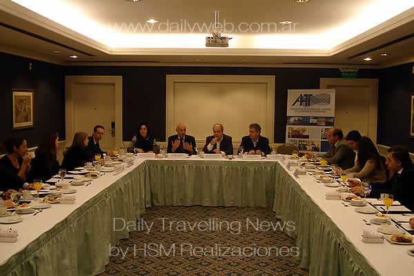 -DIrectivos de AHT en reunin con miembros del Ente Turismo Ciudad Bs. As.-