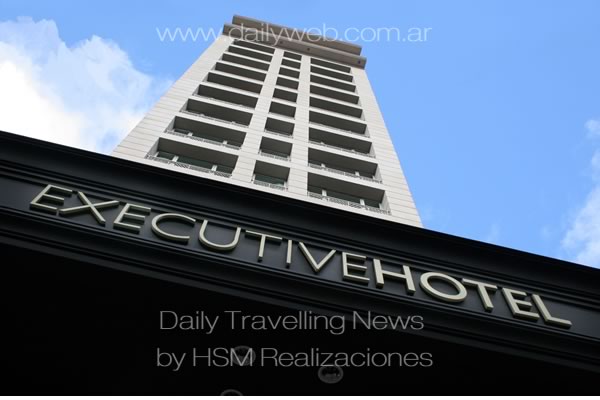 -Amerian Executive Mendoza Hotel.-