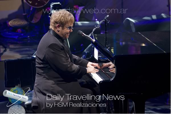 -Elton John vuelve al teatro The Colosseum dentro del Caesars Palace durante abril y mayo.-