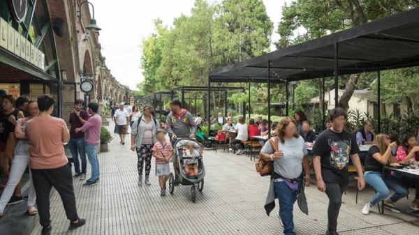 Viajaron por Argentina 1,4 millones de turistas por el feriado del Da de la Soberana Nacional