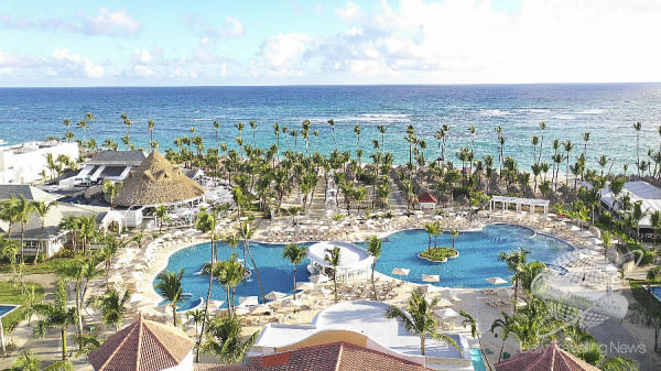Bahia Principe presenta en FIT su nueva identidad de  marca con un stand completamente renovado