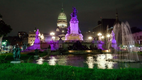 Monumentos iluminados en la Ciudad de Buenos Aires por el Mes de la Mujer