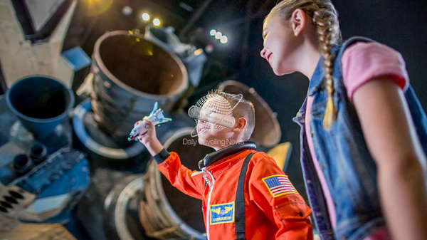 En septiembre los niños exploran gratis el espacio en el Kennedy Space Center Visitor Complex