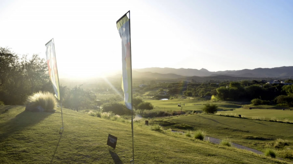 La Agencia Córdoba Turismo firmó un convenio con la Federación de Golf