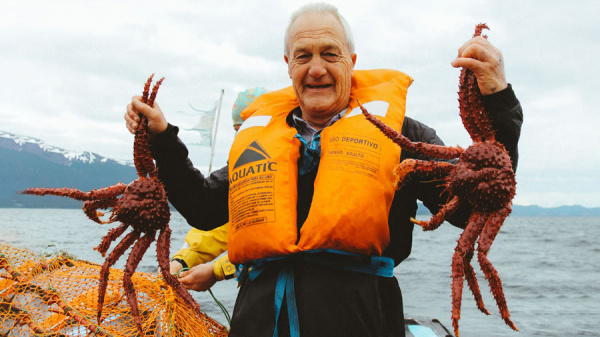 Latitud Ushuaia Travel te ofrece una Excursin de Pesca de Centolla para que te maravilles con los paisajes del Fin del Mundo