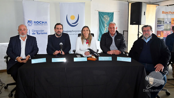 Uruguay inaugura la temporada de avistamiento de Ballena Franca Austral y presenta la nueva Ruta de la Fauna Marina