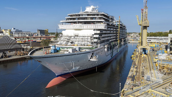 Oceania Cruises bota el Oceania Sonata, marcando un hito importante en la construcci�n del primer barco de la nueva clase Sonata