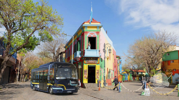 El bus el�ctrico extiende su recorrido y ahora llega a Caminito