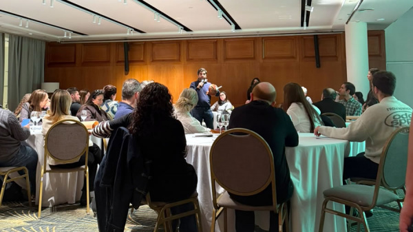 FACVE abord� los desaf�os del liderazgo en un nuevo encuentro junto a sus socios
